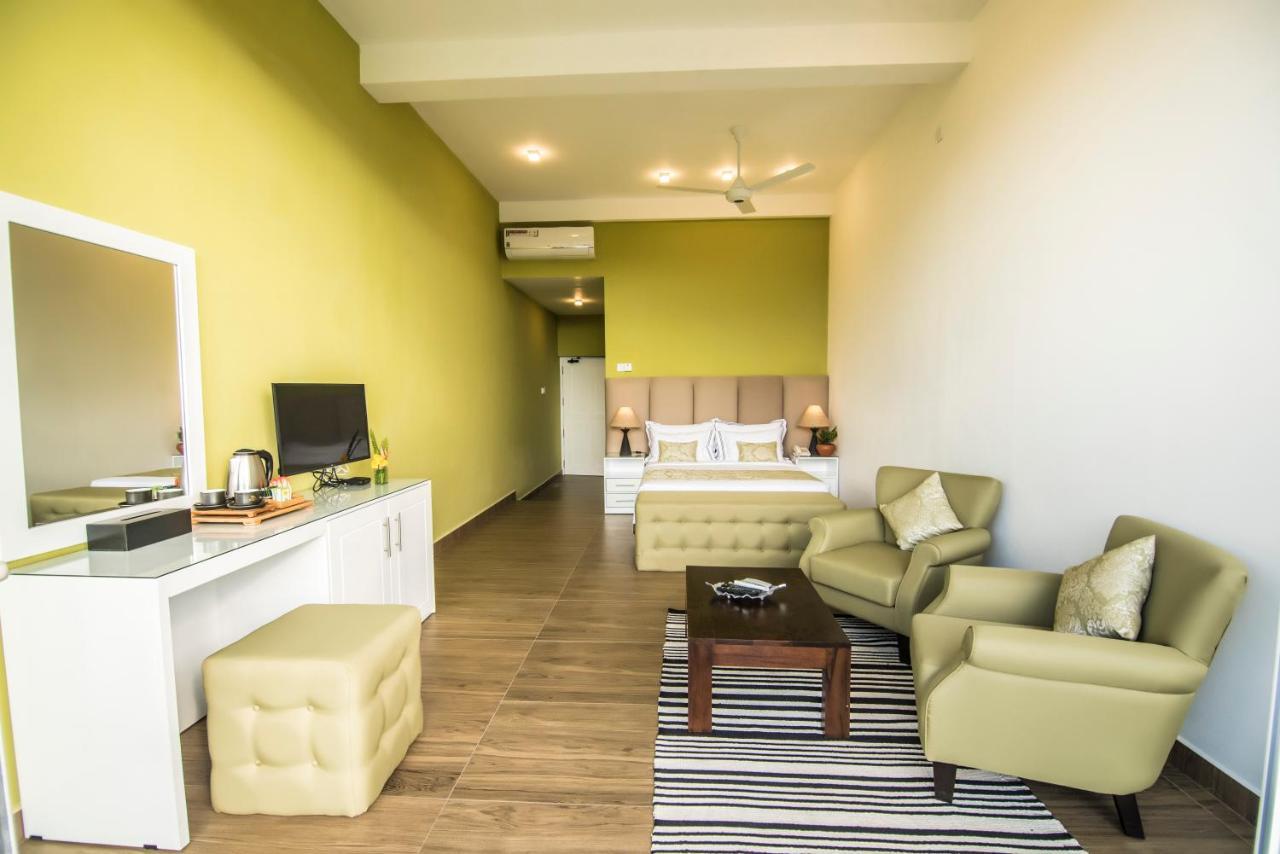 Tip Top Boutique Hotel Ела Екстериор снимка