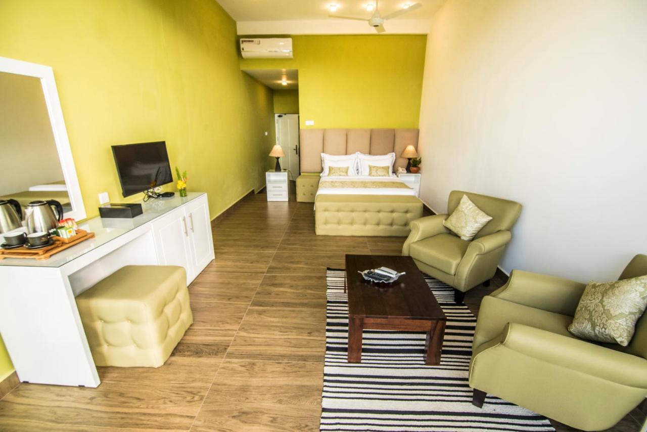 Tip Top Boutique Hotel Ела Екстериор снимка
