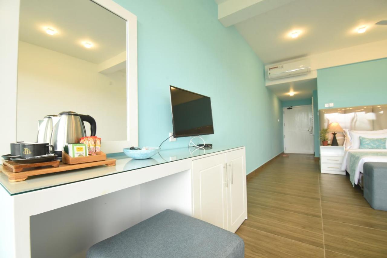 Tip Top Boutique Hotel Ела Екстериор снимка