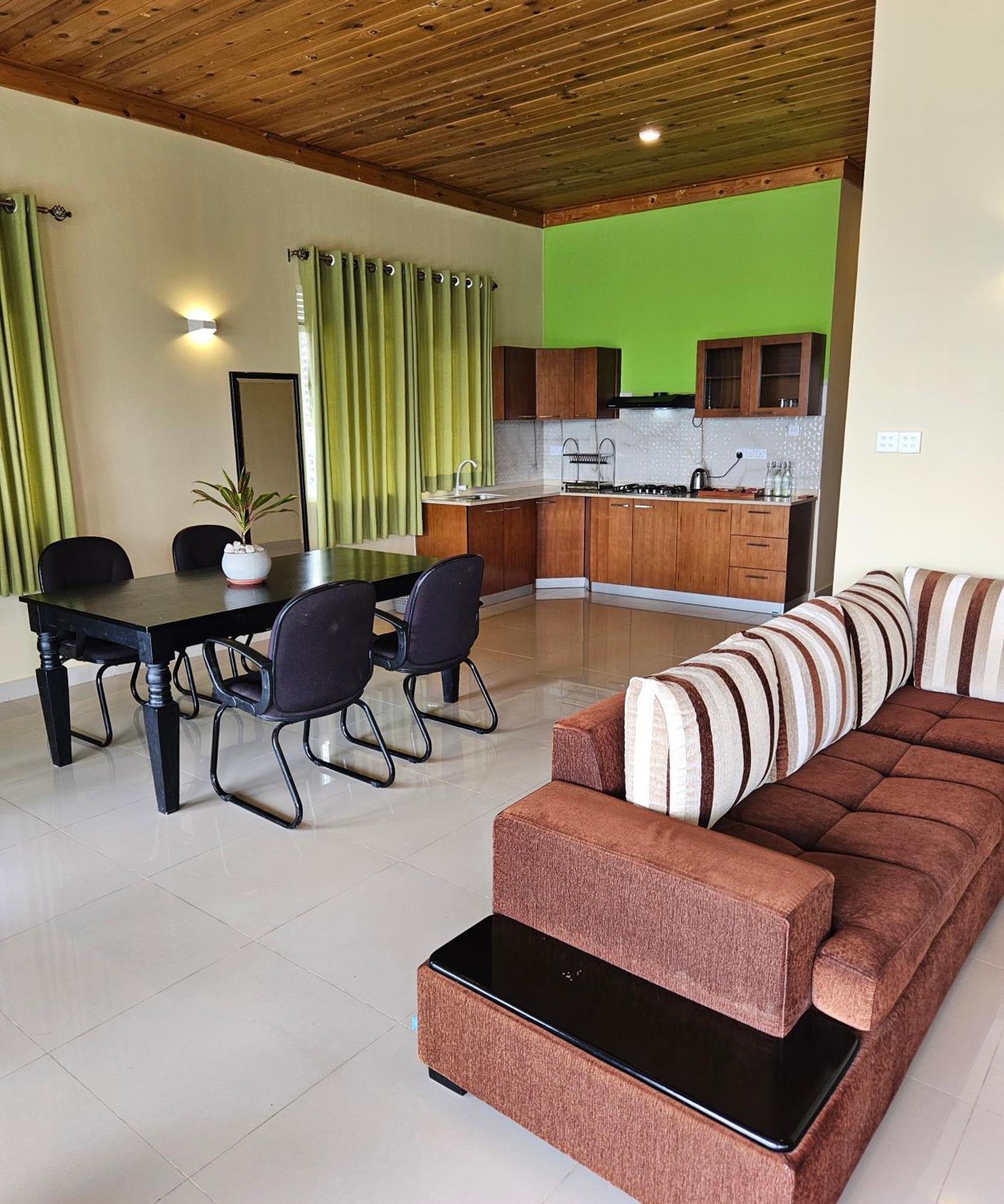 Tip Top Boutique Hotel Ела Екстериор снимка