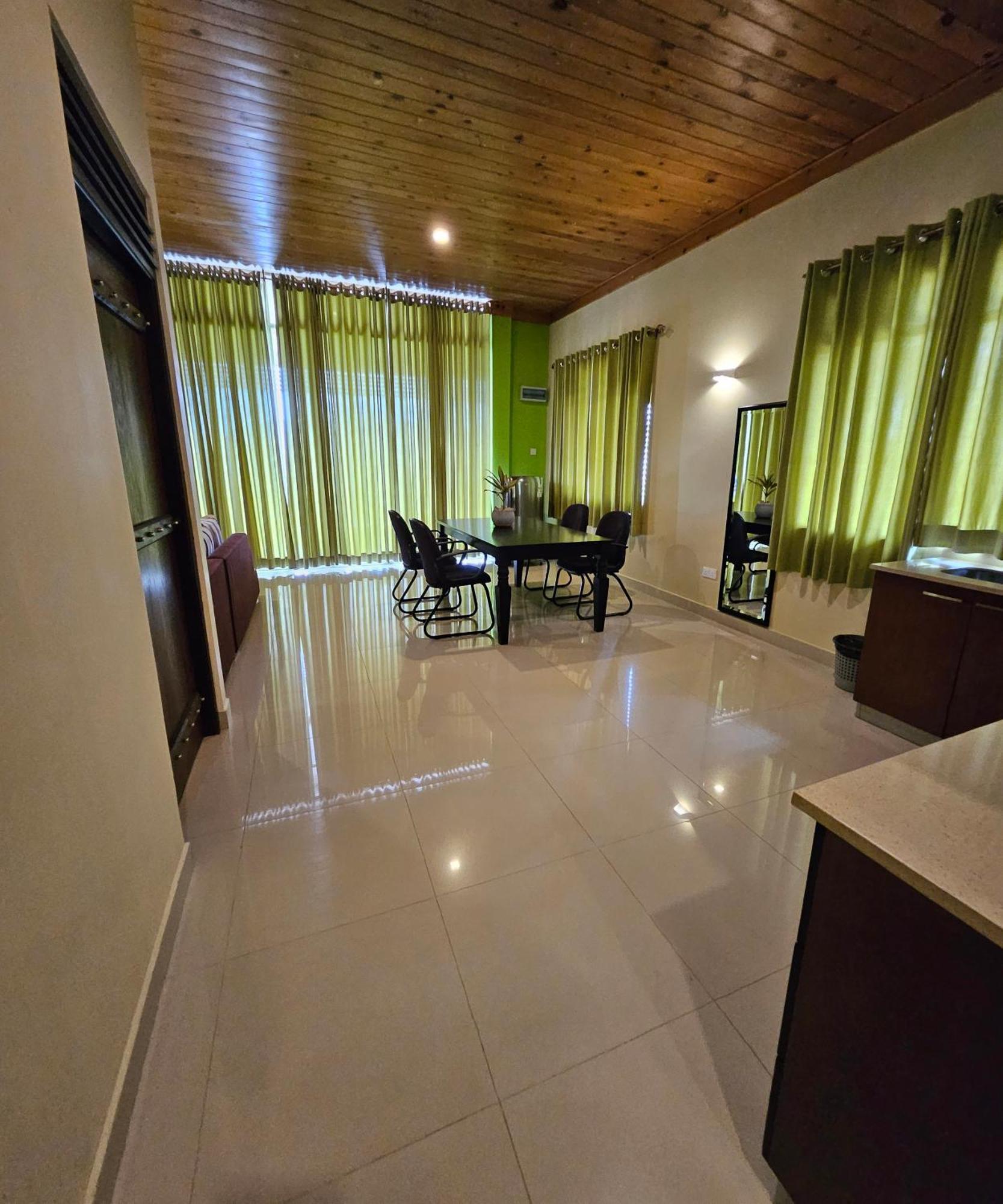 Tip Top Boutique Hotel Ела Екстериор снимка