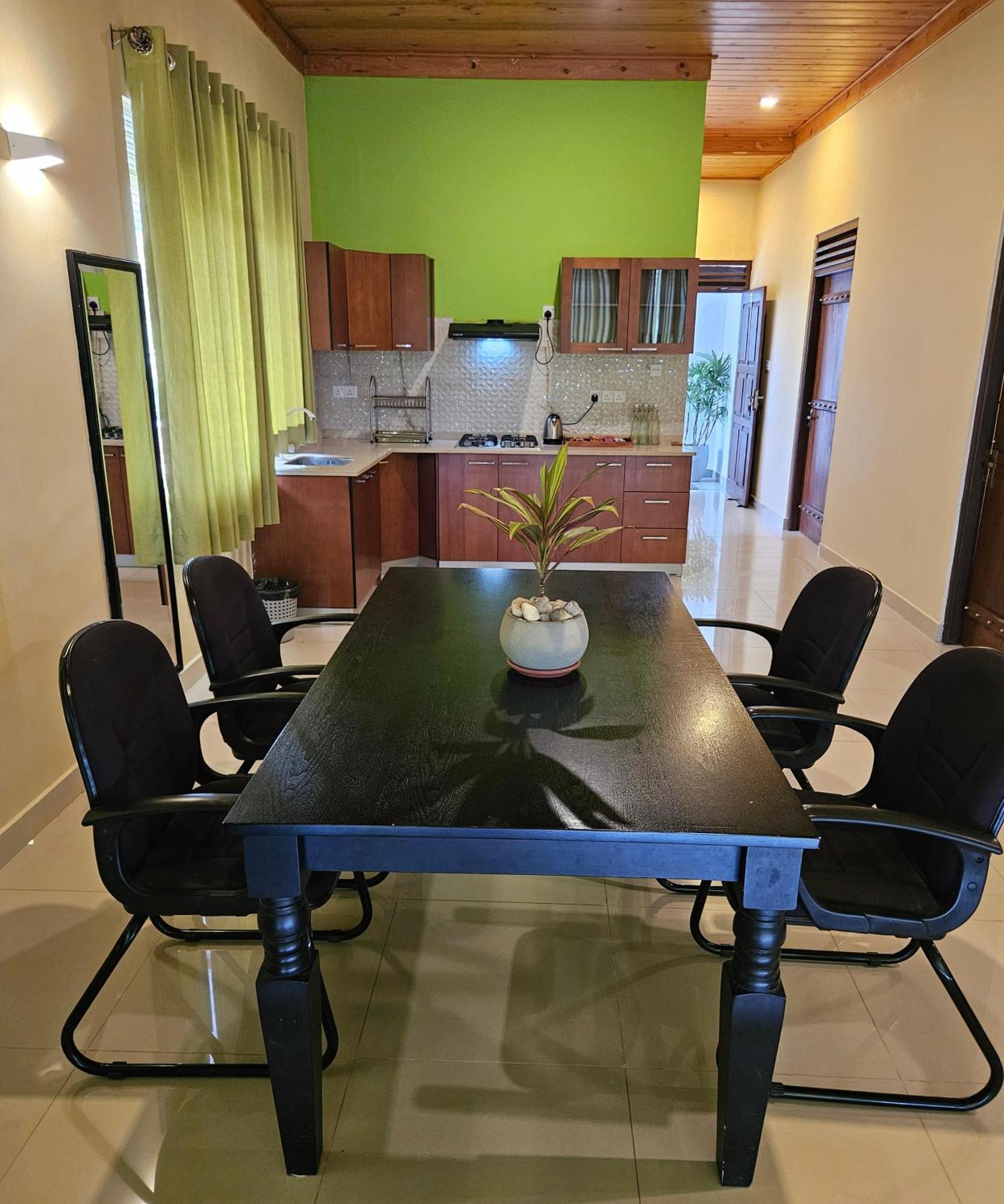 Tip Top Boutique Hotel Ела Екстериор снимка